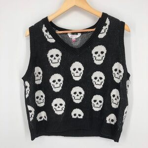 No Boundaries Juniors Girls Sweater Vest Size XL Black Pullover Skulls Halloween